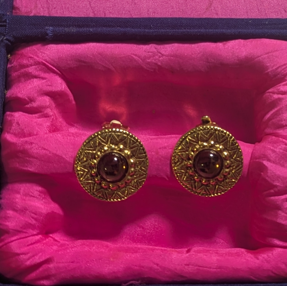 Vintage Marie Victoire Kamer MVK Paris Clip-On Earrings